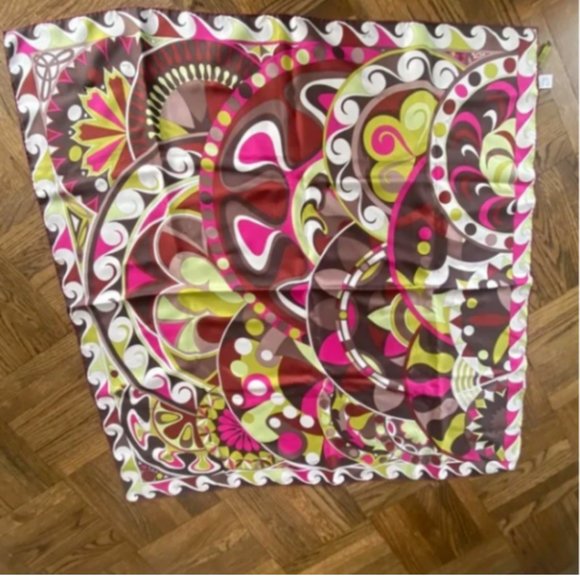 VINTAGE EMILIO PUCCI SILK SCARF 33" x 33" Square - Picture 8 of 8